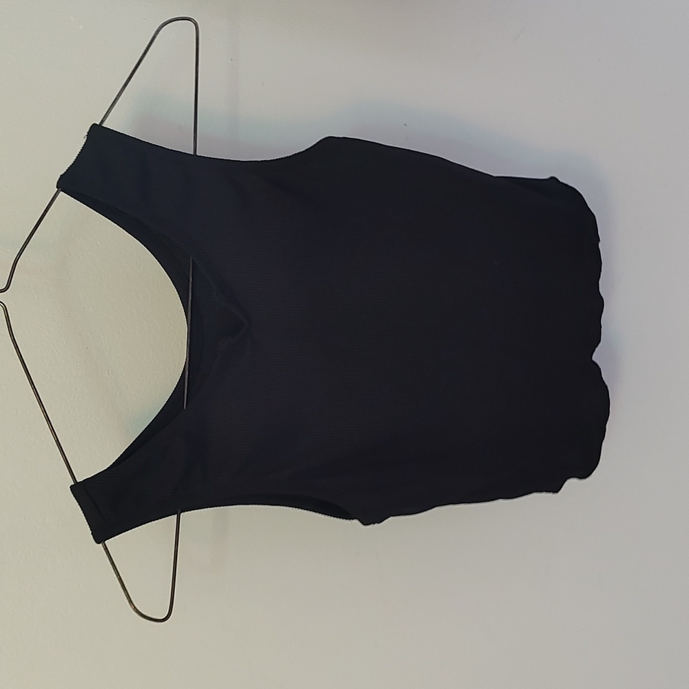 Black crop tank top size small.